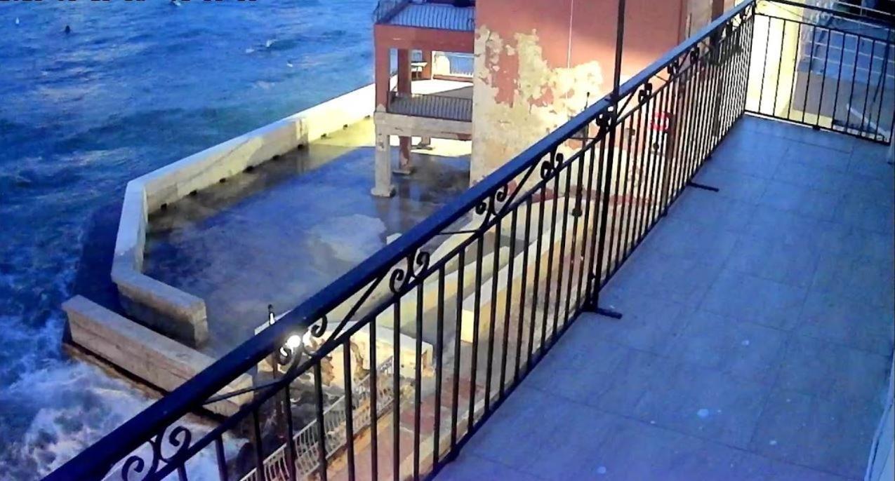 Sea View 2 Bedroom Apartment Marsaskala Kültér fotó