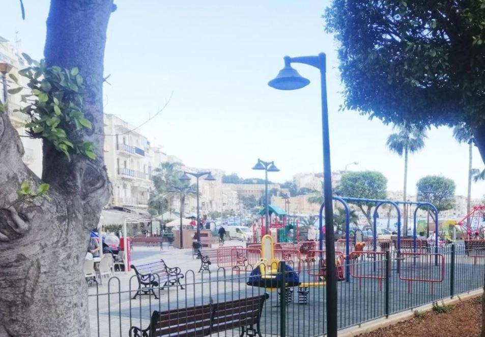 Sea View 2 Bedroom Apartment Marsaskala Kültér fotó